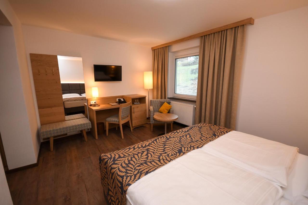 Seegasthof Hois'N Wirt - Hotel Mit Wellnessbereich Gmunden Exterior photo