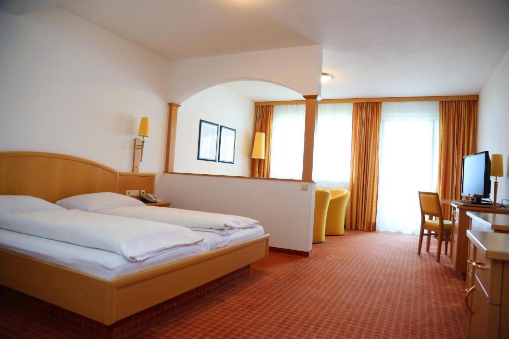 Seegasthof Hois'N Wirt - Hotel Mit Wellnessbereich Gmunden Exterior photo